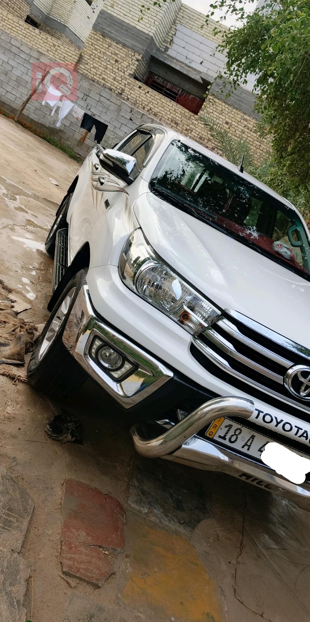 تويوتا هايلوكس